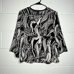 < Y2K Blue Diamond Black & White V-Neck Blouse >